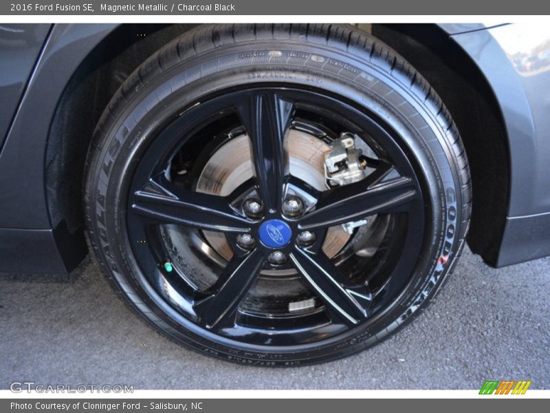 Magnetic Metallic / Charcoal Black 2016 Ford Fusion SE