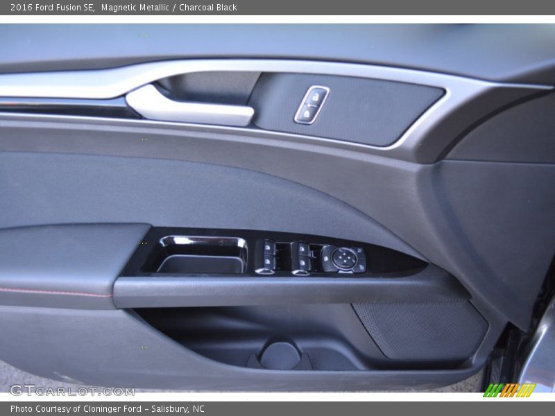 Magnetic Metallic / Charcoal Black 2016 Ford Fusion SE