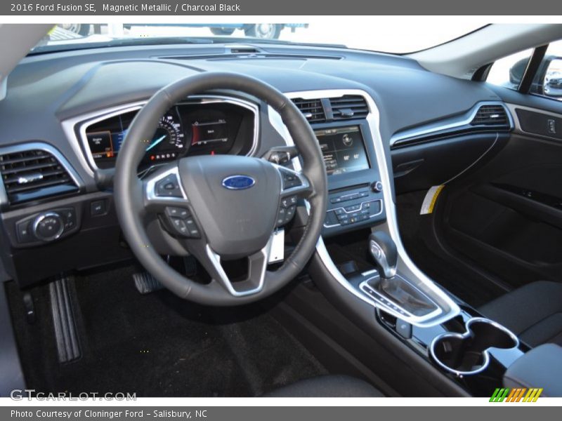 Magnetic Metallic / Charcoal Black 2016 Ford Fusion SE