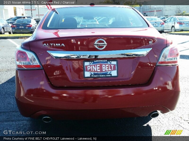 Cayenne Red / Charcoal 2015 Nissan Altima 2.5 S