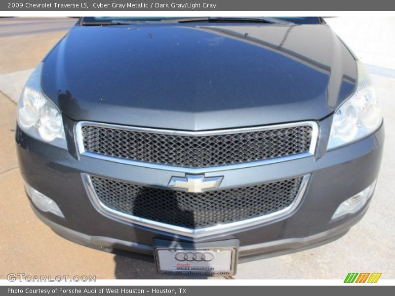 Cyber Gray Metallic / Dark Gray/Light Gray 2009 Chevrolet Traverse LS
