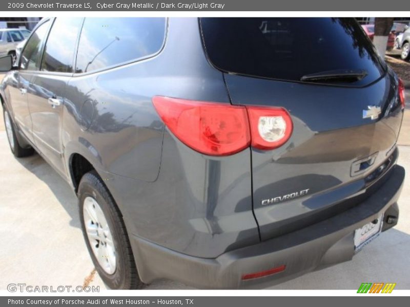 Cyber Gray Metallic / Dark Gray/Light Gray 2009 Chevrolet Traverse LS