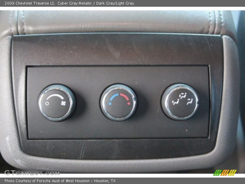 Cyber Gray Metallic / Dark Gray/Light Gray 2009 Chevrolet Traverse LS