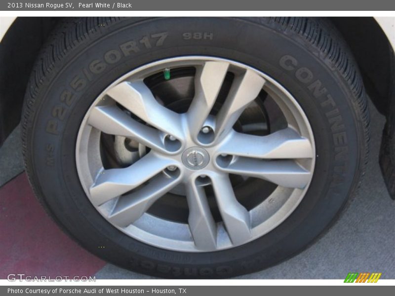 Pearl White / Black 2013 Nissan Rogue SV