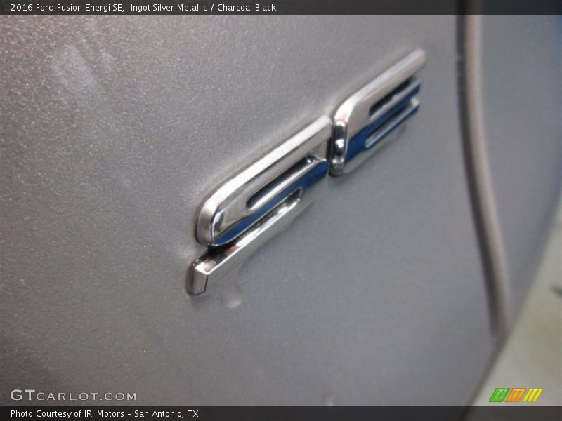 Ingot Silver Metallic / Charcoal Black 2016 Ford Fusion Energi SE