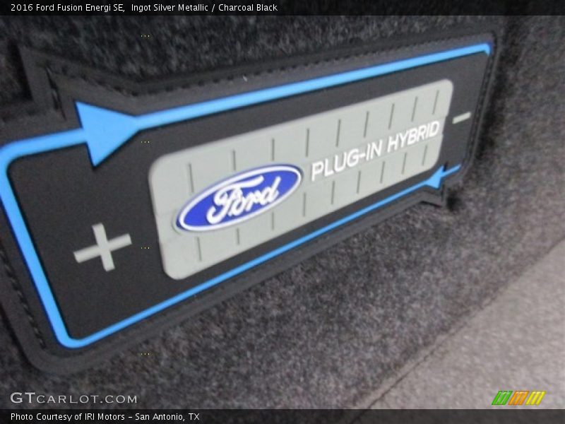 Ingot Silver Metallic / Charcoal Black 2016 Ford Fusion Energi SE