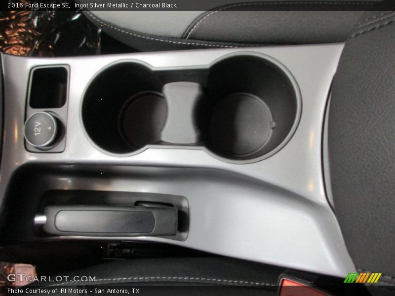 Ingot Silver Metallic / Charcoal Black 2016 Ford Escape SE
