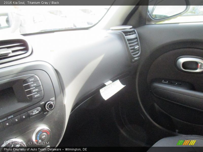 Titanium Gray / Black 2016 Kia Soul