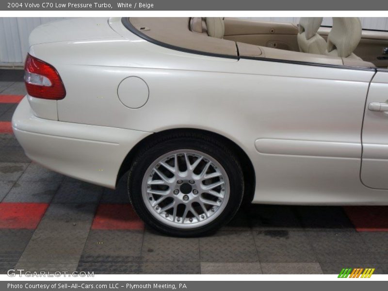 White / Beige 2004 Volvo C70 Low Pressure Turbo