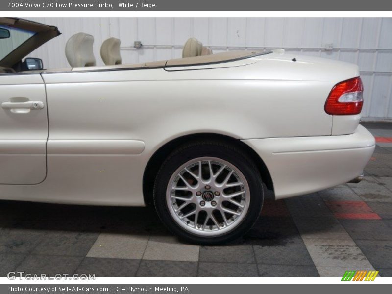 White / Beige 2004 Volvo C70 Low Pressure Turbo