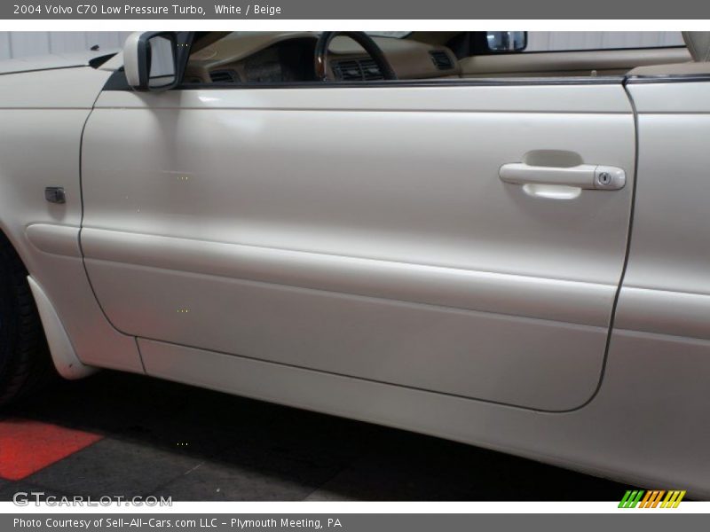 White / Beige 2004 Volvo C70 Low Pressure Turbo