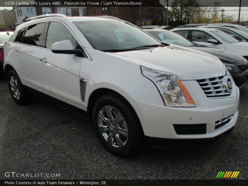 Front 3/4 View of 2016 SRX Luxury AWD