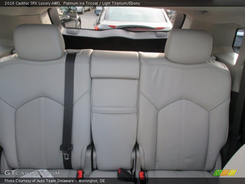 Platinum Ice Tricoat / Light Titanium/Ebony 2016 Cadillac SRX Luxury AWD