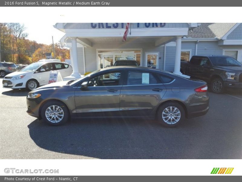 Magnetic Metallic / Medium Earth Gray 2016 Ford Fusion S