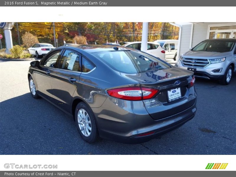 Magnetic Metallic / Medium Earth Gray 2016 Ford Fusion S