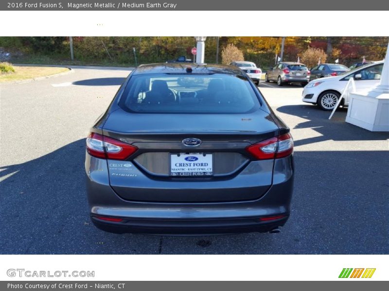 Magnetic Metallic / Medium Earth Gray 2016 Ford Fusion S