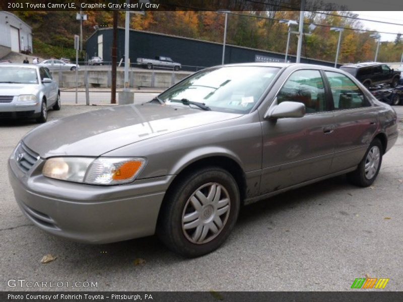 Front 3/4 View of 2001 Camry LE