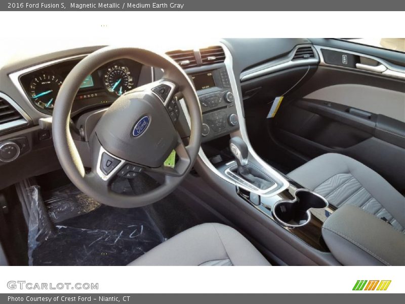 Magnetic Metallic / Medium Earth Gray 2016 Ford Fusion S