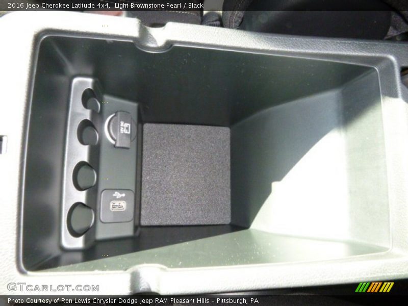 Light Brownstone Pearl / Black 2016 Jeep Cherokee Latitude 4x4
