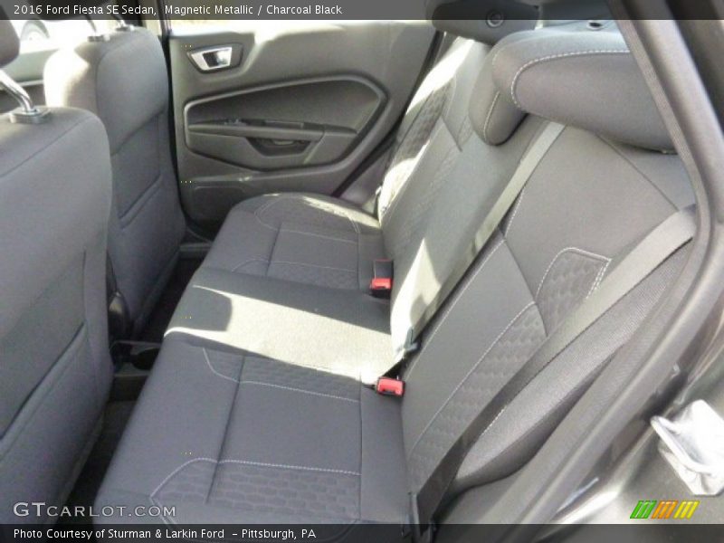 Magnetic Metallic / Charcoal Black 2016 Ford Fiesta SE Sedan