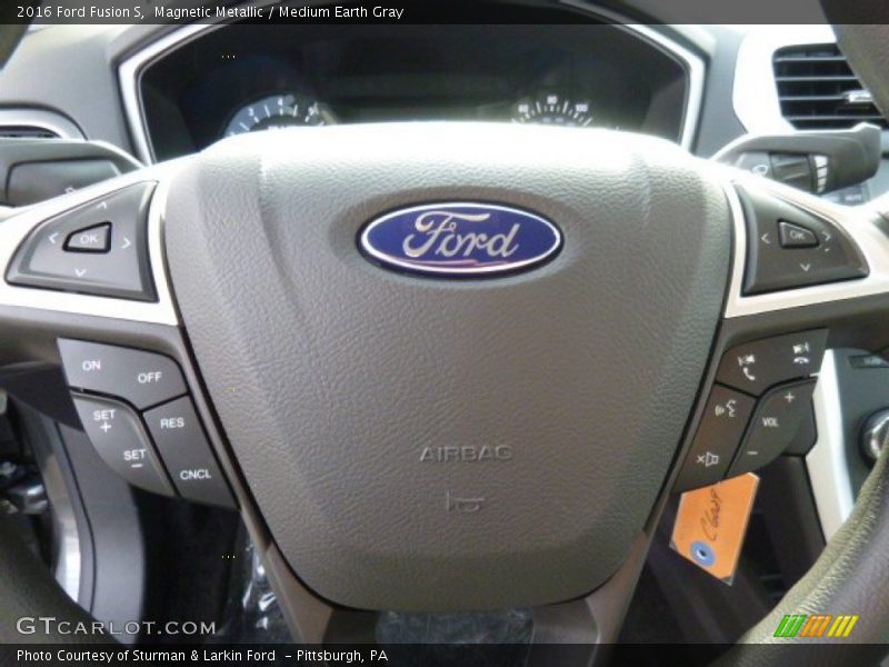 Magnetic Metallic / Medium Earth Gray 2016 Ford Fusion S