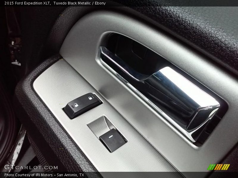 Tuxedo Black Metallic / Ebony 2015 Ford Expedition XLT