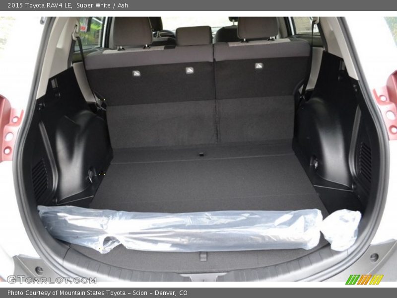 Super White / Ash 2015 Toyota RAV4 LE