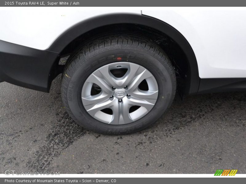 Super White / Ash 2015 Toyota RAV4 LE