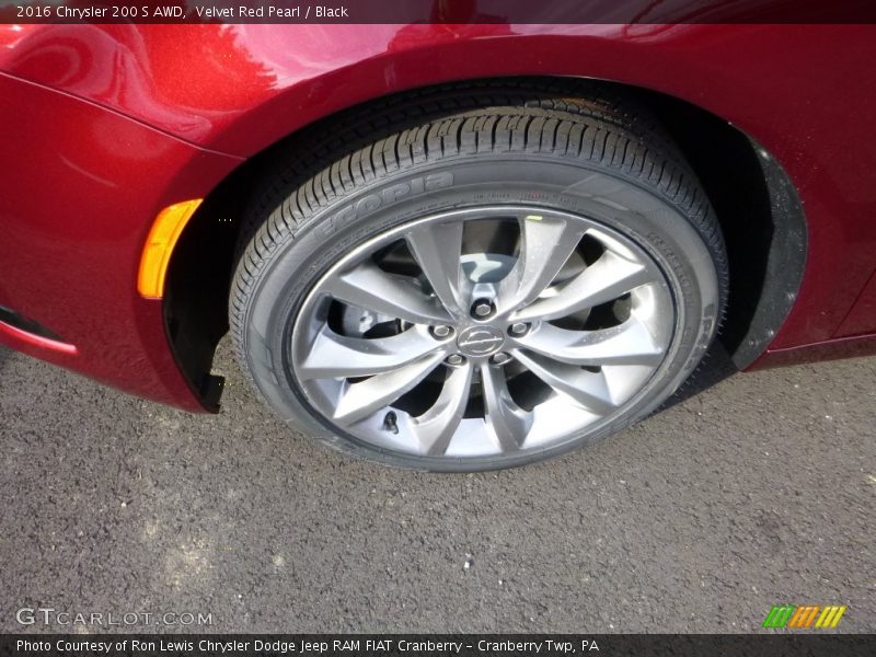  2016 200 S AWD Wheel