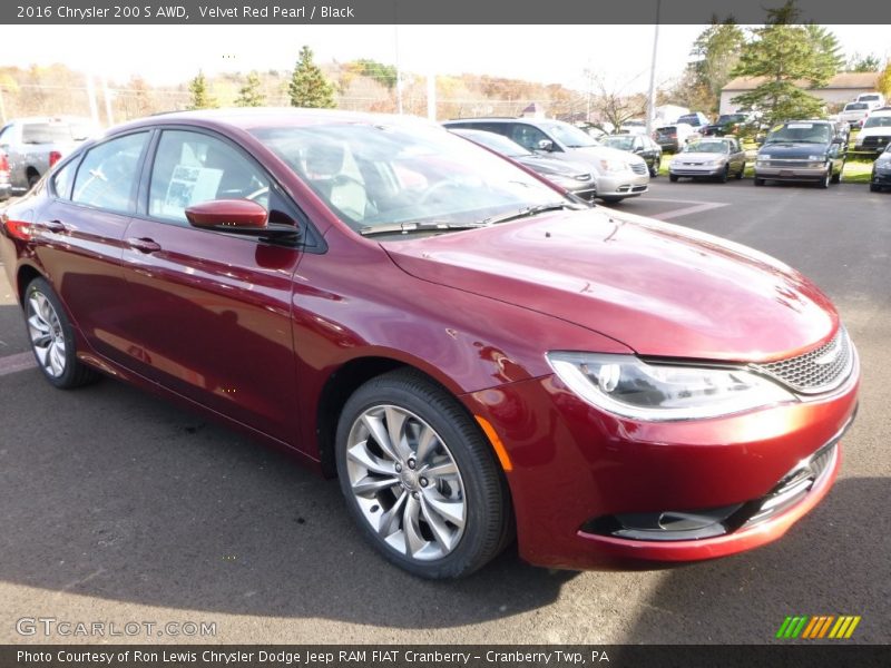 Front 3/4 View of 2016 200 S AWD