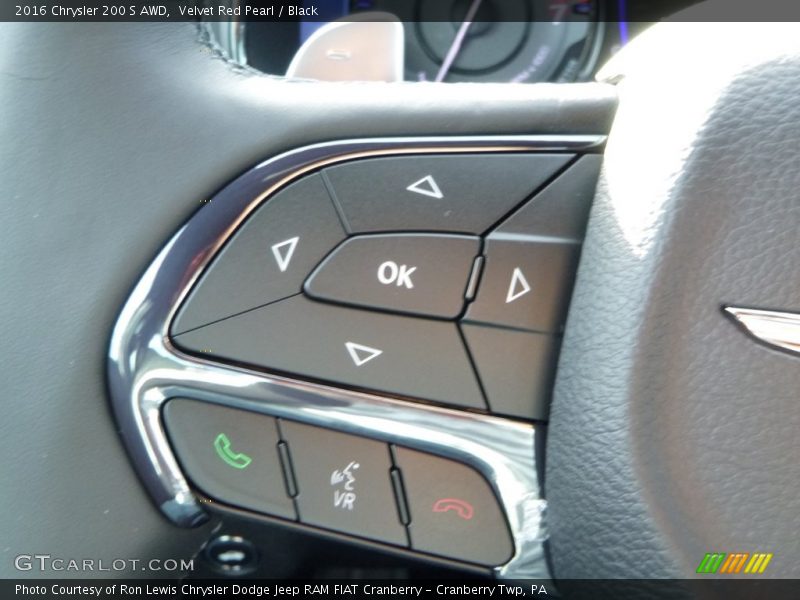 Controls of 2016 200 S AWD