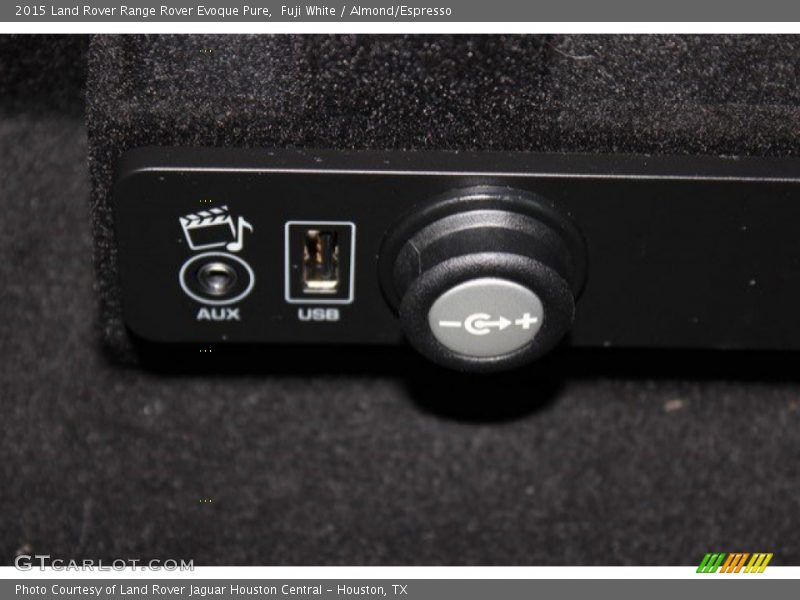 Fuji White / Almond/Espresso 2015 Land Rover Range Rover Evoque Pure