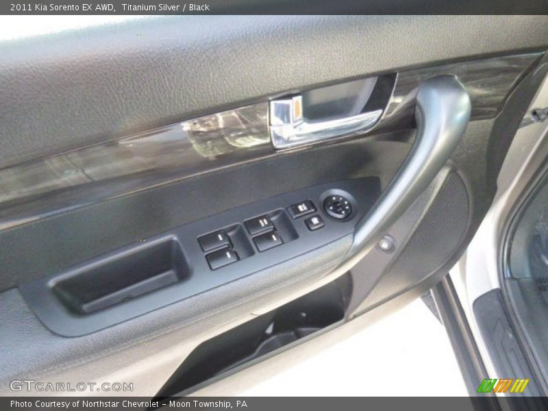 Titanium Silver / Black 2011 Kia Sorento EX AWD
