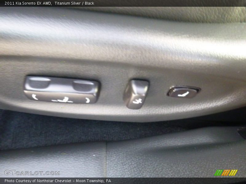 Titanium Silver / Black 2011 Kia Sorento EX AWD