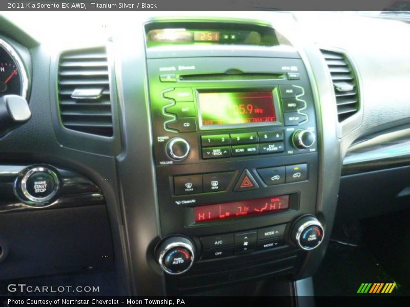 Titanium Silver / Black 2011 Kia Sorento EX AWD