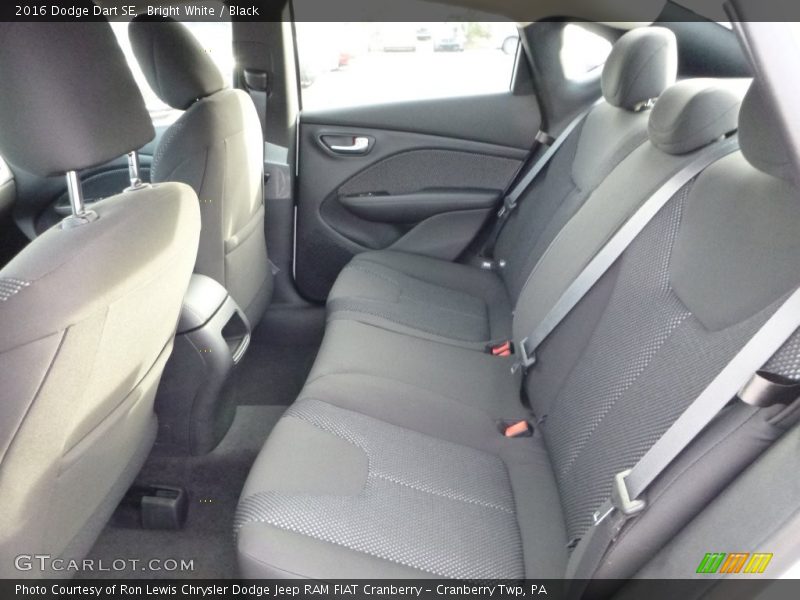 Bright White / Black 2016 Dodge Dart SE