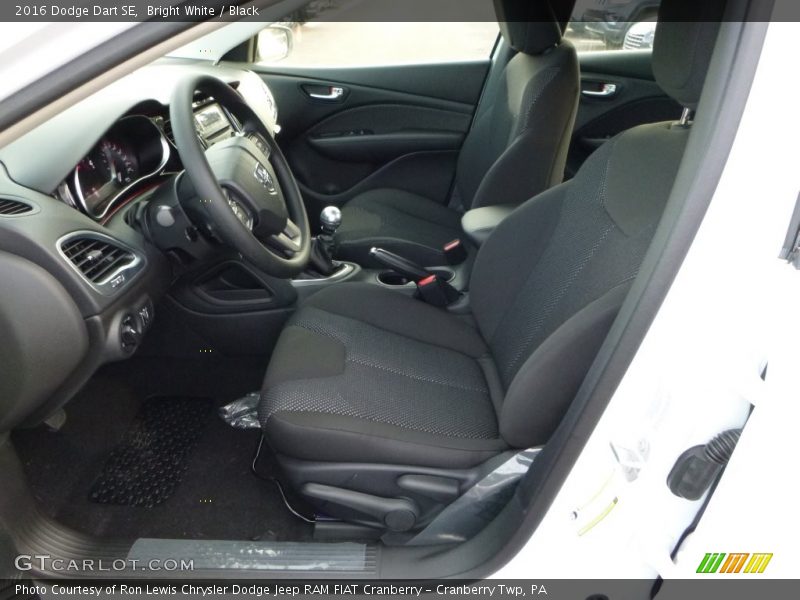 Bright White / Black 2016 Dodge Dart SE
