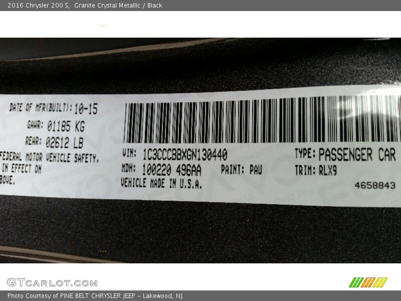 Granite Crystal Metallic / Black 2016 Chrysler 200 S