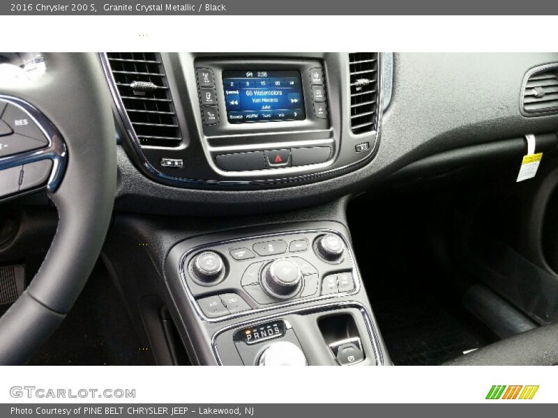 Granite Crystal Metallic / Black 2016 Chrysler 200 S