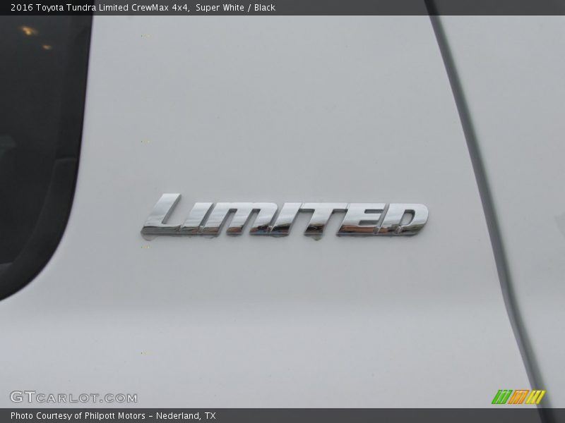 Super White / Black 2016 Toyota Tundra Limited CrewMax 4x4