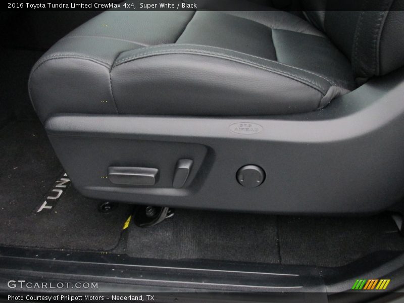 Super White / Black 2016 Toyota Tundra Limited CrewMax 4x4