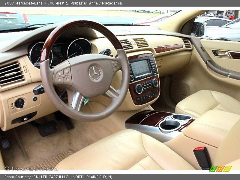  2007 R 500 4Matic Macadamia Interior