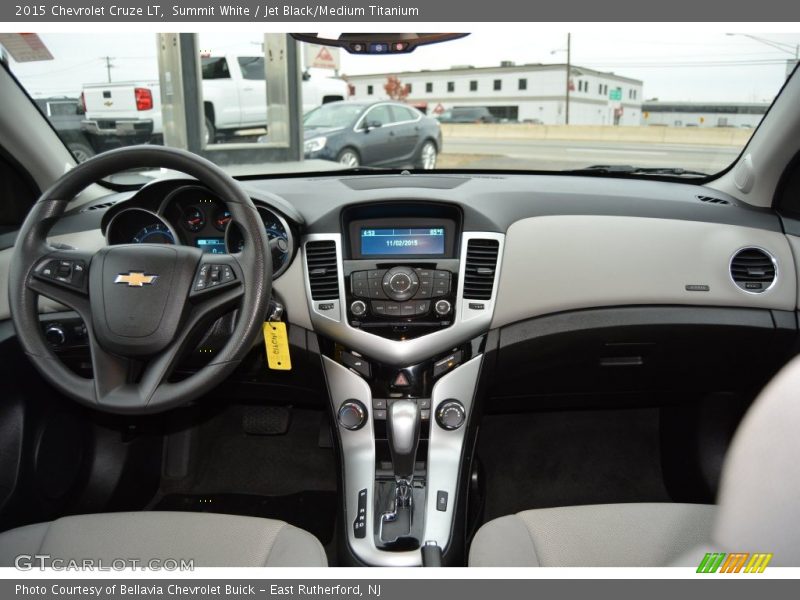 Summit White / Jet Black/Medium Titanium 2015 Chevrolet Cruze LT
