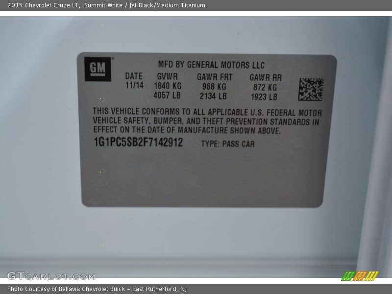 Summit White / Jet Black/Medium Titanium 2015 Chevrolet Cruze LT