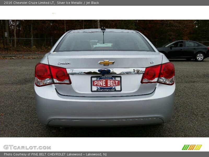 Silver Ice Metallic / Jet Black 2016 Chevrolet Cruze Limited LT