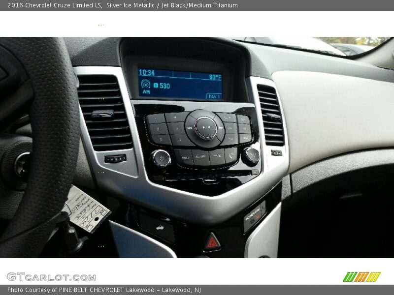 Silver Ice Metallic / Jet Black/Medium Titanium 2016 Chevrolet Cruze Limited LS