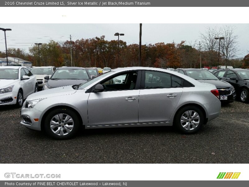 Silver Ice Metallic / Jet Black/Medium Titanium 2016 Chevrolet Cruze Limited LS