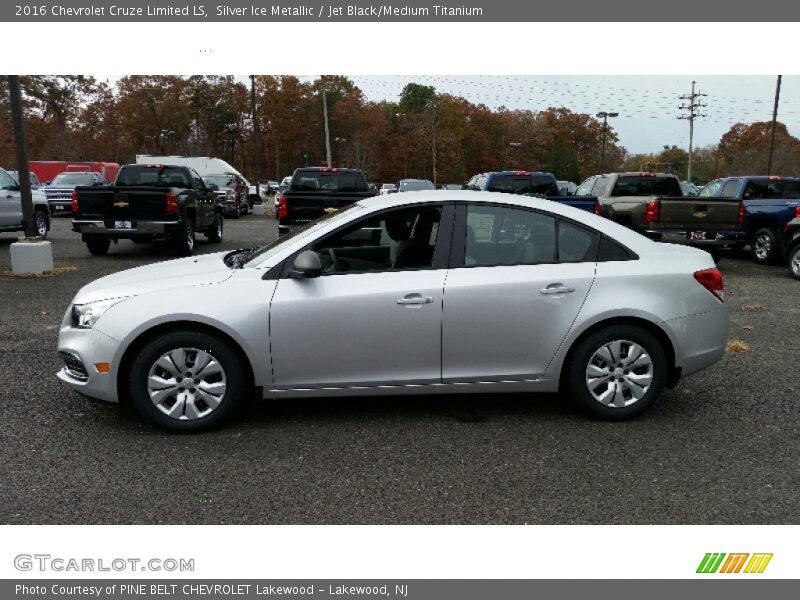 Silver Ice Metallic / Jet Black/Medium Titanium 2016 Chevrolet Cruze Limited LS