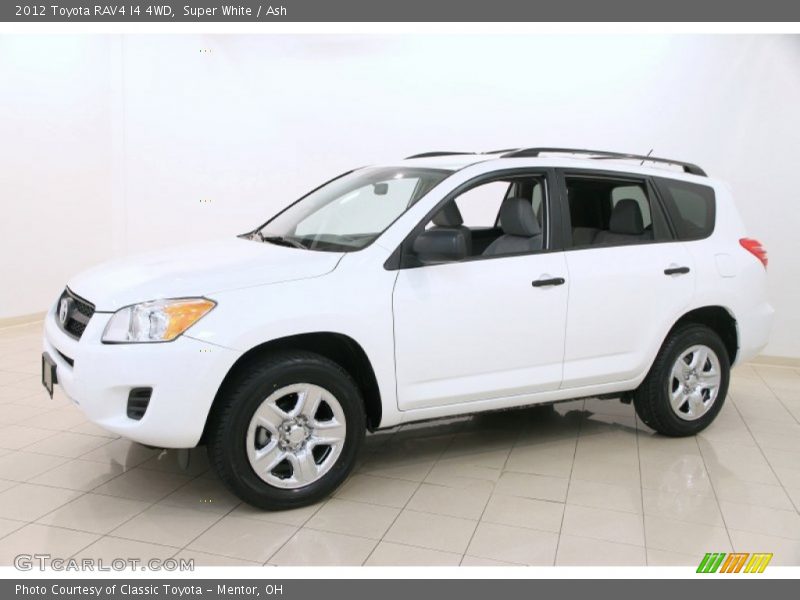 Front 3/4 View of 2012 RAV4 I4 4WD