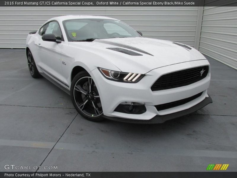 Front 3/4 View of 2016 Mustang GT/CS California Special Coupe